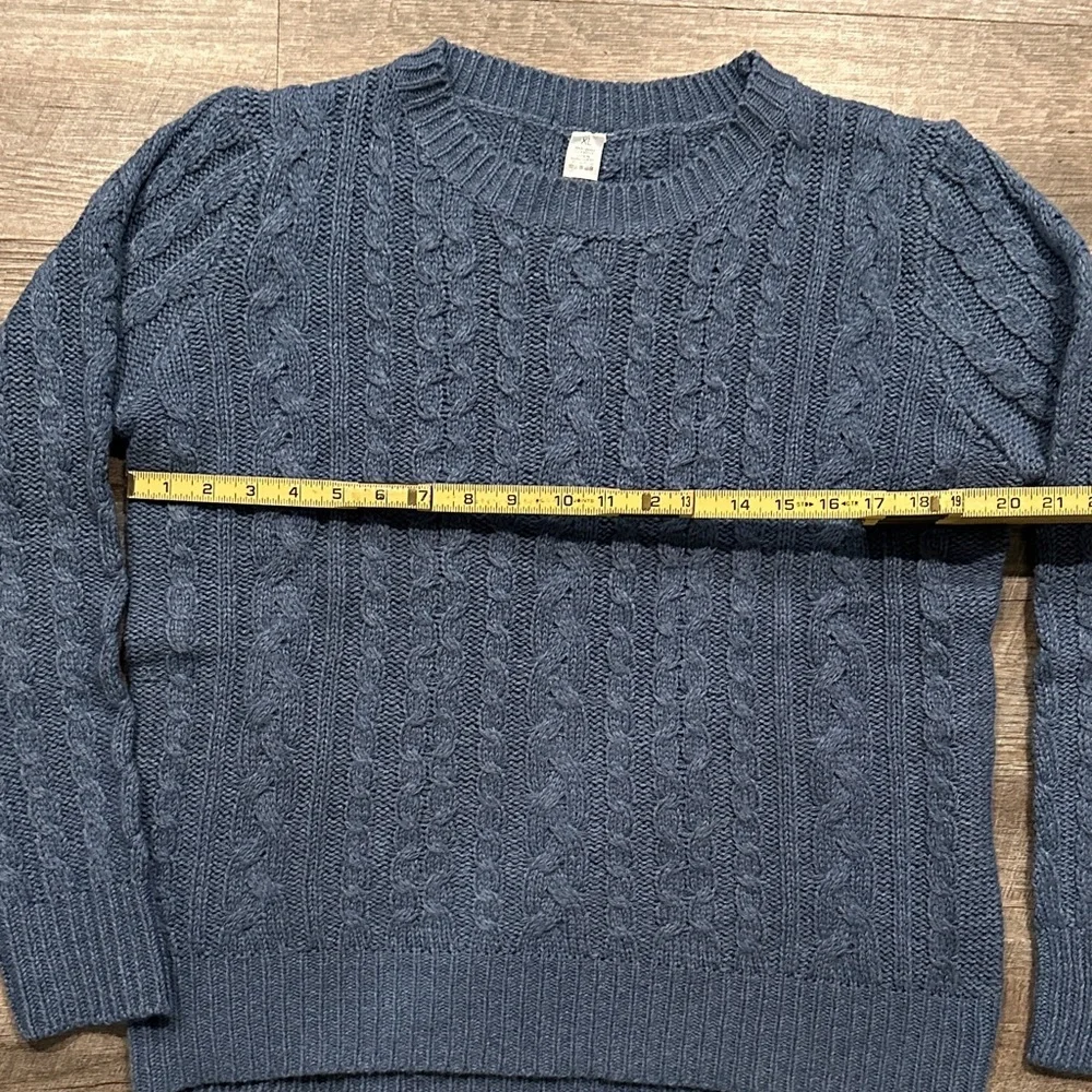 Blue Cable Knit crewneck Sweater Size XL - Picture 2 of 6